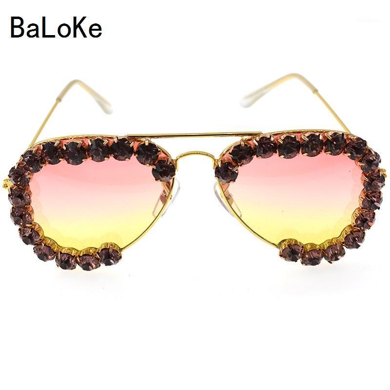 

Fashion Design Rhinestones Sunglasses Women Oversize Vintage Sunglasses for Female Fashion Designer Party Jewelry Accessories1