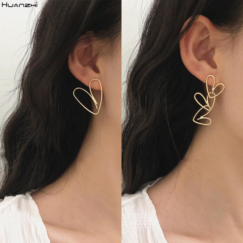 

Stud HUANZHI 2021 Korean Simple Metal Geometric Irregular Asymmetric Heart Shaped Long Earrings For Women Girls Jewellery