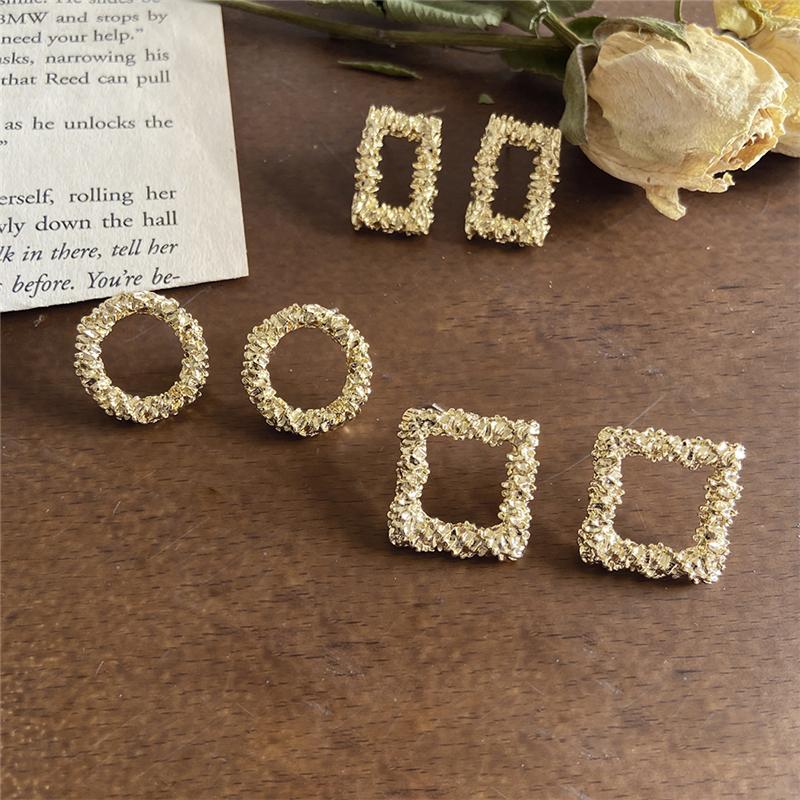 

Fashion Vintage Geometric Earrings for Women Big Gold Square Round Metal Stud Earrings 2020 Trendy Earings Jewelry Accessories