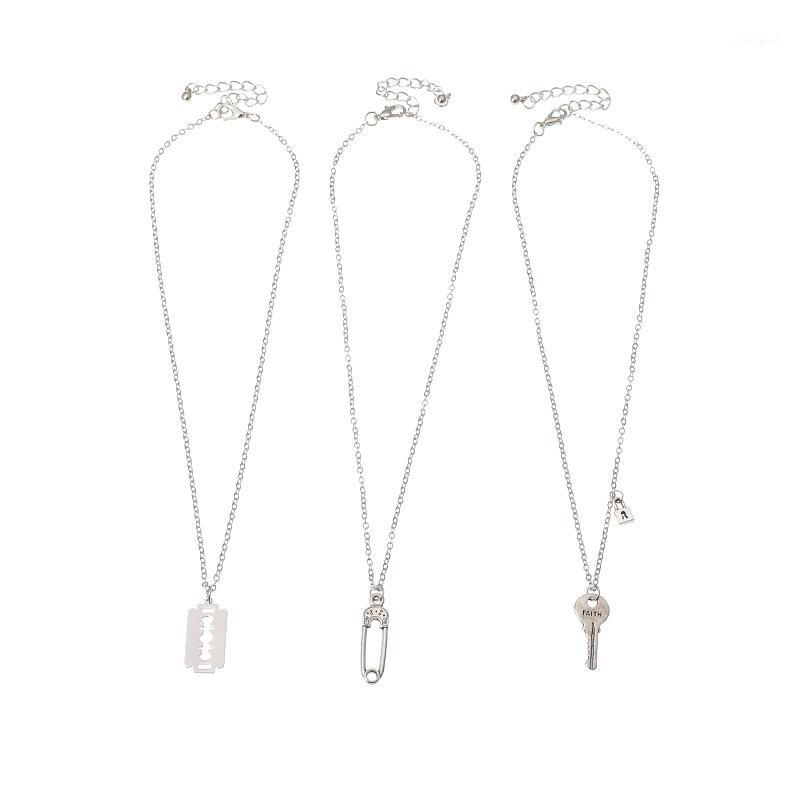 

Chokers Key Lock Pin Blade Punk Choker Necklace For Women Jewelry Collares Friends Chains Girl Accessories Aesthetics Suspension XL102441