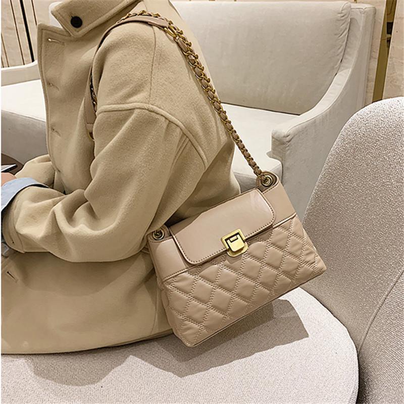 

Fashion Women's 2021 New Lingge High Sense Chain Small Square Bag Wave Net Red One-shoulder Messenger Bag, Black