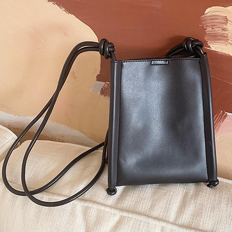 

Knotted Shoulder Strap Design Women Messenger Bag Niche Design Ladies Shoulder Bag Simple Female Handbag PU Leather Purses, Black