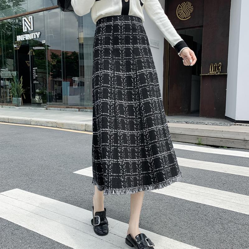 

Vintage Elastic High Waist Plaid Skirt Women Autumn Winter Tassel Knitted A-line Skirt Female Big Swing Long Skirts Womens M2152, Black