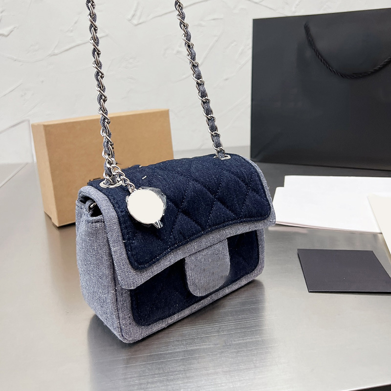 

Denim Classic Mini Flap Quilted Square Bags Silver Metal Hardware Matelasse Chain Crossbody Shoulder Charms Cosmetic Case Spring Luxury Designer Handbags 17*11CM, Box