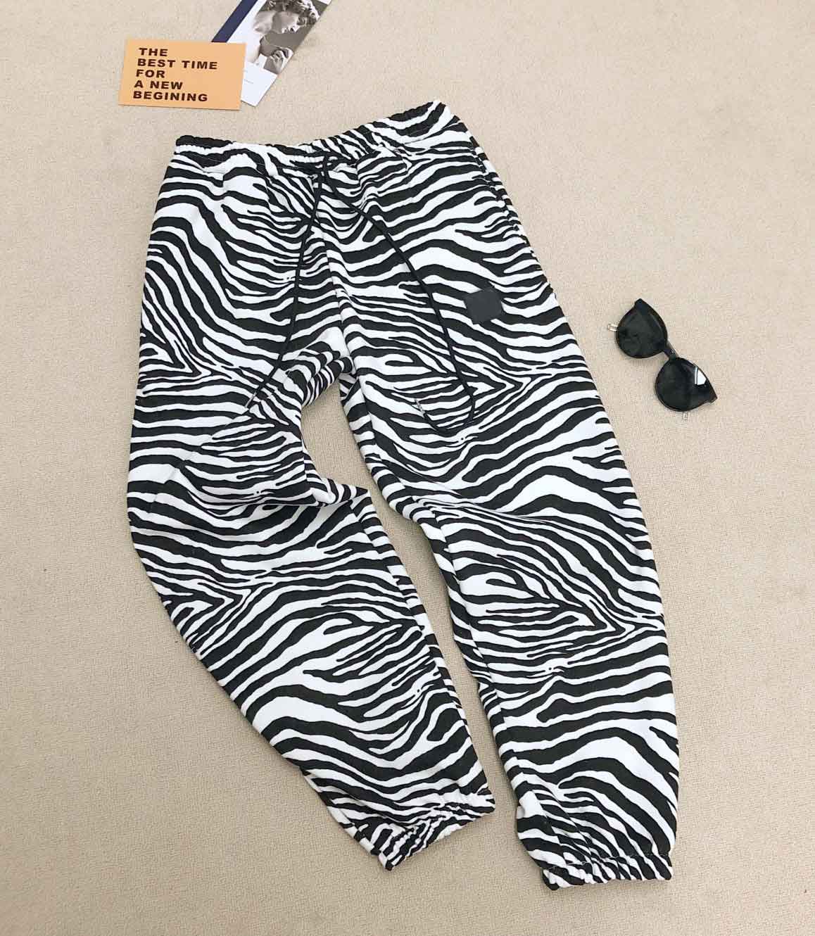 

21SS New Hot Women Stylist Pants Sport Style Fashion Casual Female Simple Pants New Trend Printed Casual Pant Size -XL, White