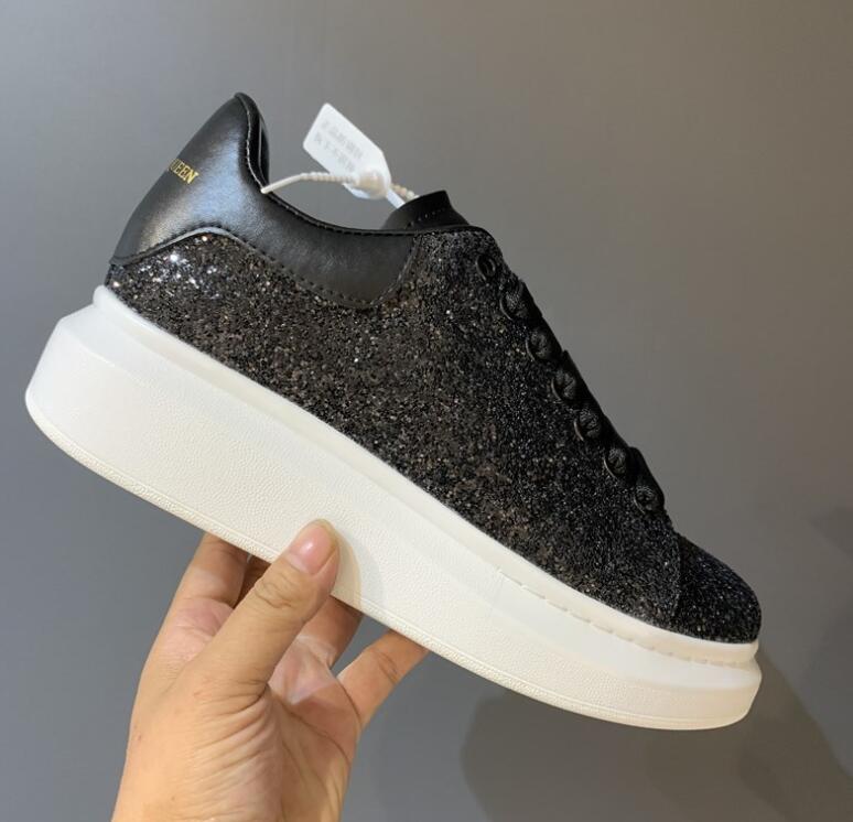 

Luxurys Designer Casual Men White Shoes Thick Buttom Real Leather Men Sneakers Plus Size 45 Couple Shoes Zapatillas De Deporte No Box, With real logo