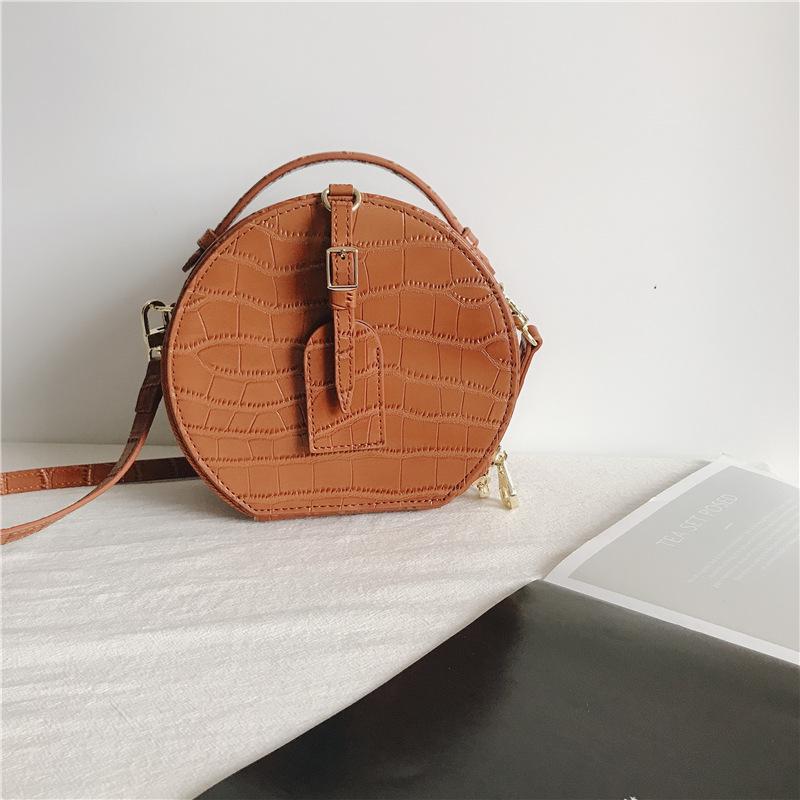 

One shoulder women's bag 2021Crocodile New Vintage round handbag, Beige