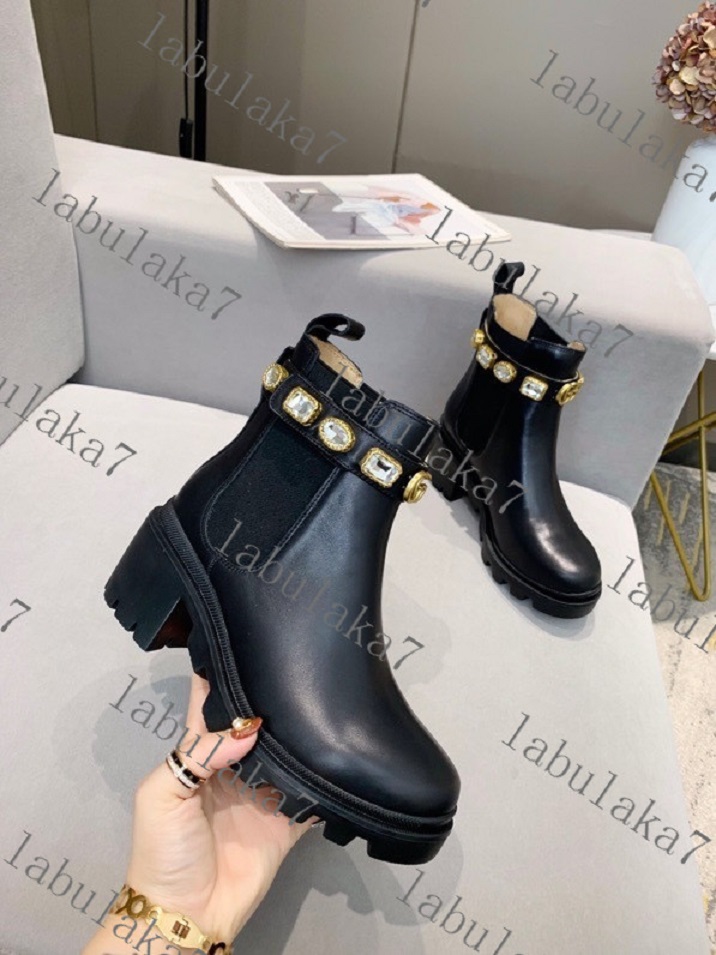 

Women Oblique Ankle Martin Boots Trainers High Quality Black Leather Shoes Fashion Outdoor Shoe top quality with box