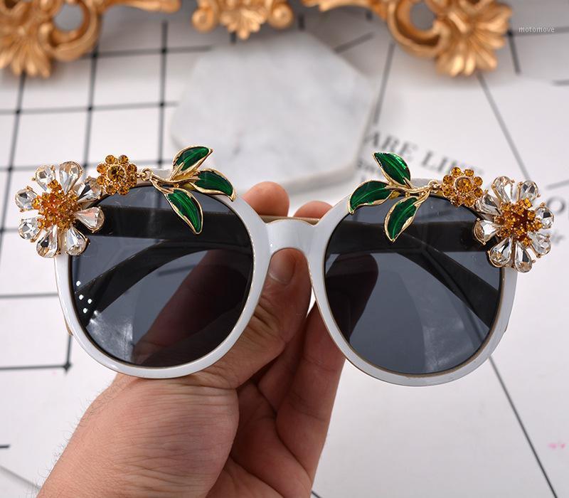 

2020 Brand Baroque Sunglasses for Women Diamond Rhinestone Leaf Sun Glasses UV400 Shades Cateye Gafas Feminino1