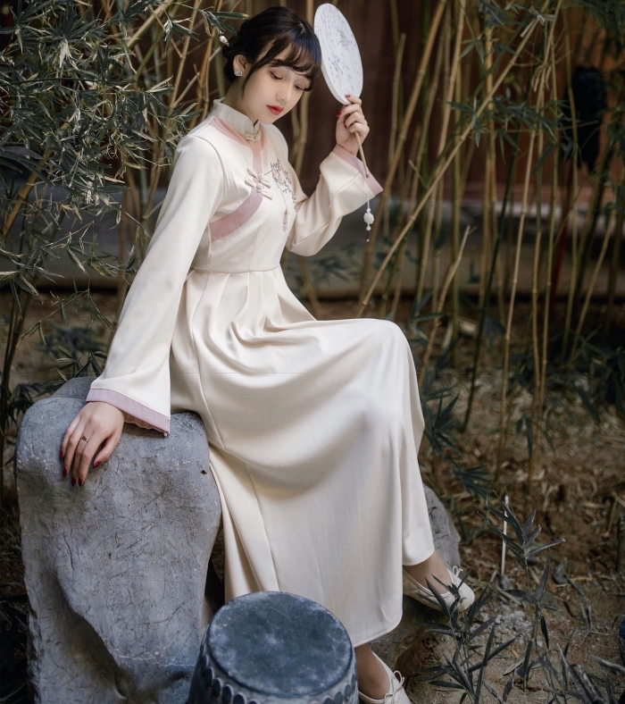 

Elegant 2021 Spring Party at Night Dressed in Long Sleeve Chinese Floral Embroidery Cheongsam Fit and Female Dress Enlargement S856, Blue