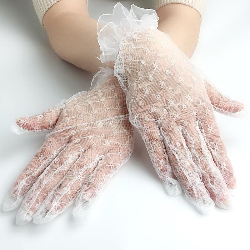 

Women Sexy Lace White Gloves Grid Mesh Breathable Short Paragraph Female Elegant Etiquette Stage Show Cosplay Jacquard Gloves