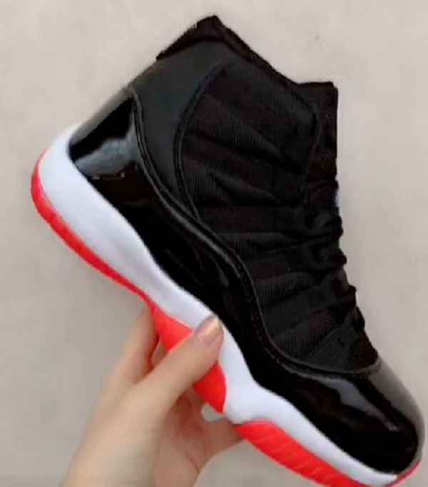 

2021 Classic 11s Trainers Fashion Men Women White Casual Shoe High Top Sneakers Skateboard Shoes Size 36-44, Black red