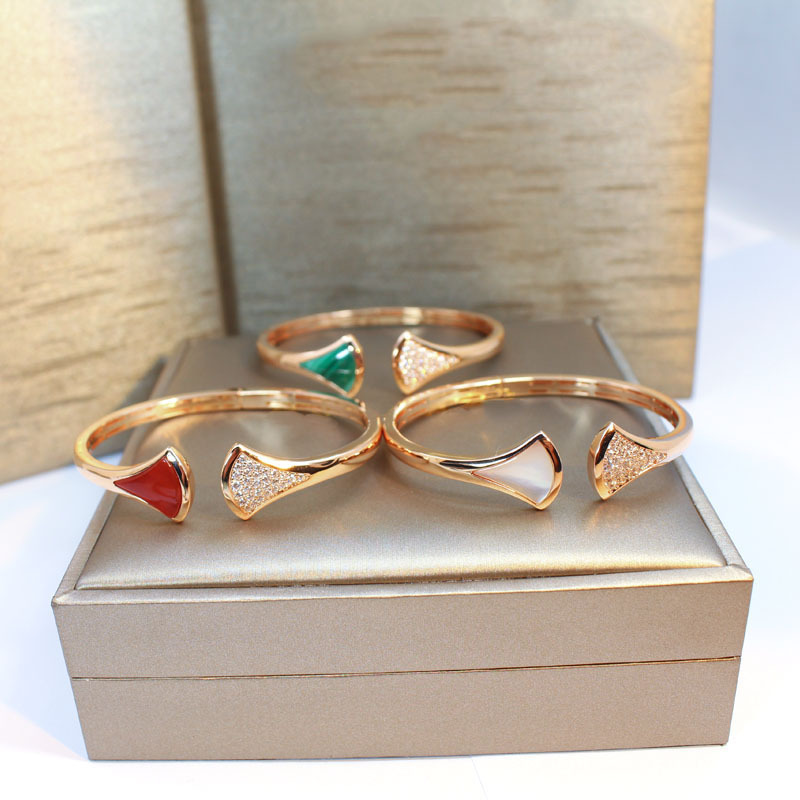 

Europe America Fashion Lady Women Brass Mother of Pearl Onyx Carnelian Setting Diamond Rose Gold Open Bracelet