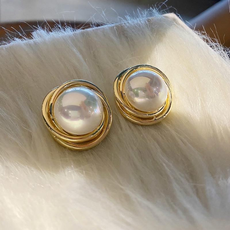 

2021 Korean New Exquisite Temperament Pearl Earrings Fashion Simple Versatile Earrings Elegant Ladies Jewelry