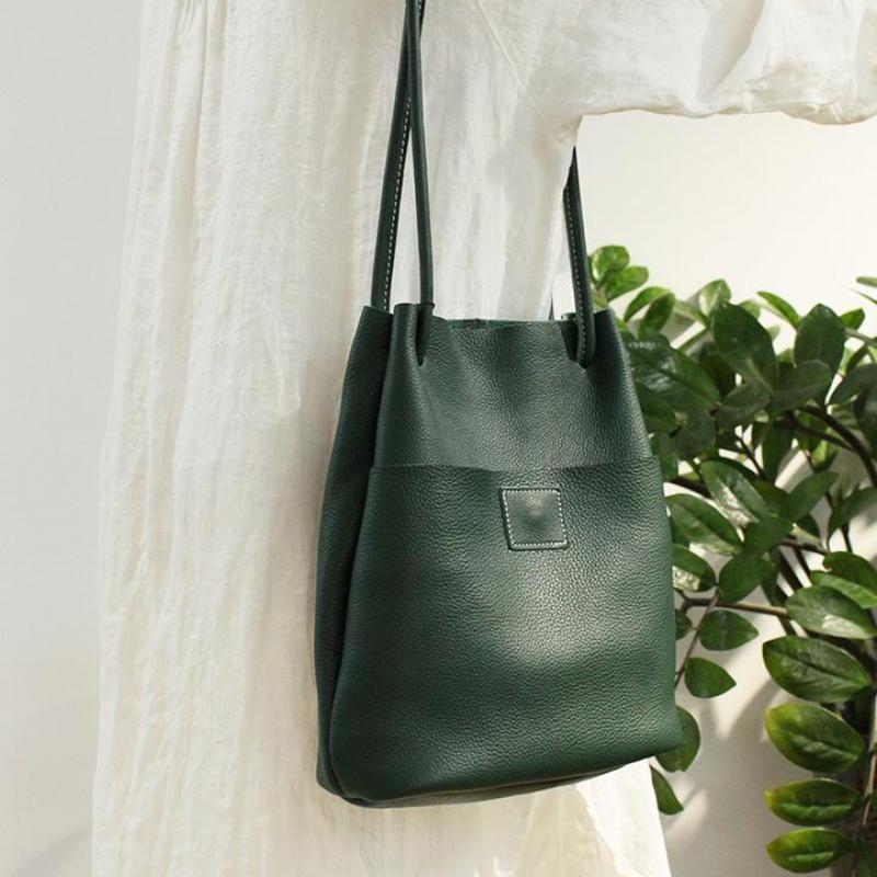 

Johnature Genuine Leather Women Bucket Bag 2021 New Versatile Leisure First Layer Cowhide Large Capacity Female Shoulder Bags, Black