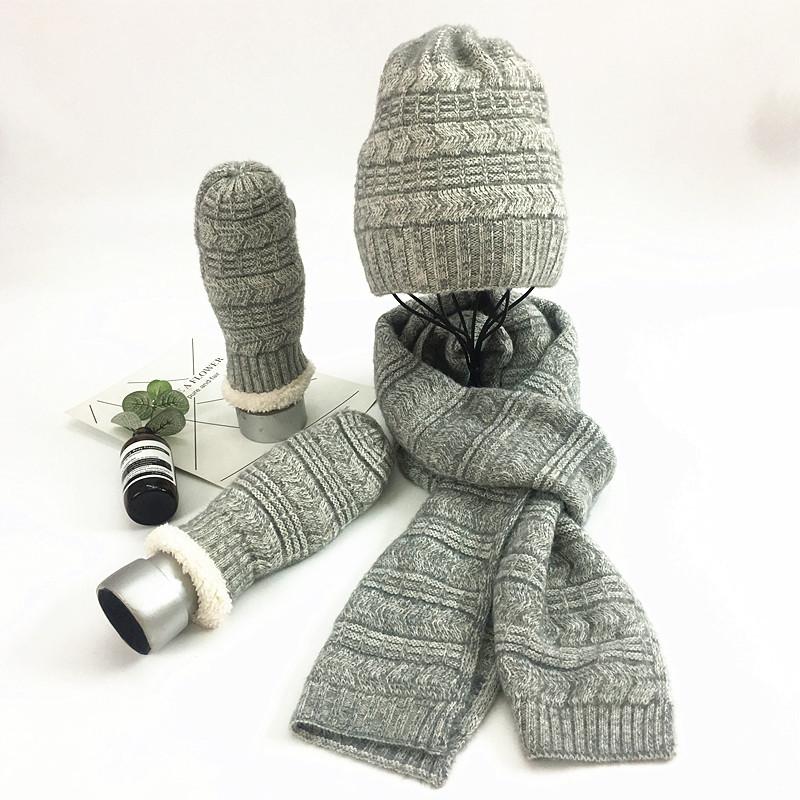 

Autumn and winter men's knitted three-piece suit pure color warmth and fleece woolen hat scarf with glove suit