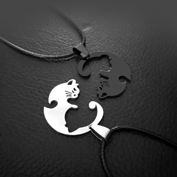 

Simple Cat Animal Titanium Steel Pendant Chain Stitching Hug round Couple Necklace