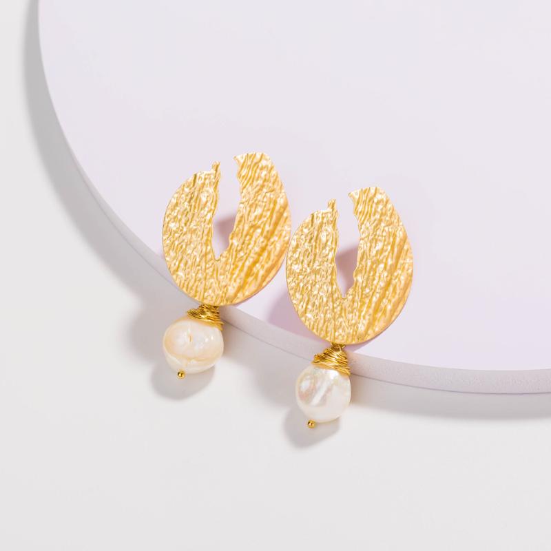 

Korea Design Metal Gold Drop Earrings Baroque Irregular Circle Natural Freshwater Pearl Earrings for Women Girls Best Gift 2020