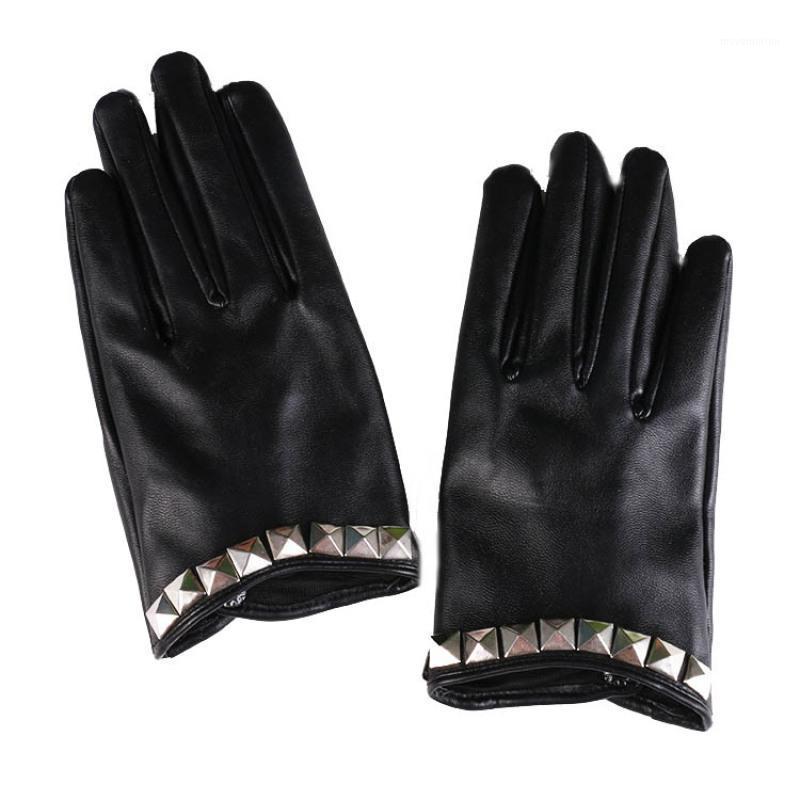 

New Winter Women Rivet Stage Performance Personality Pole Dance Gloves Nightclub Punk Hip Hop Queen Keep Warm Touch Screen1