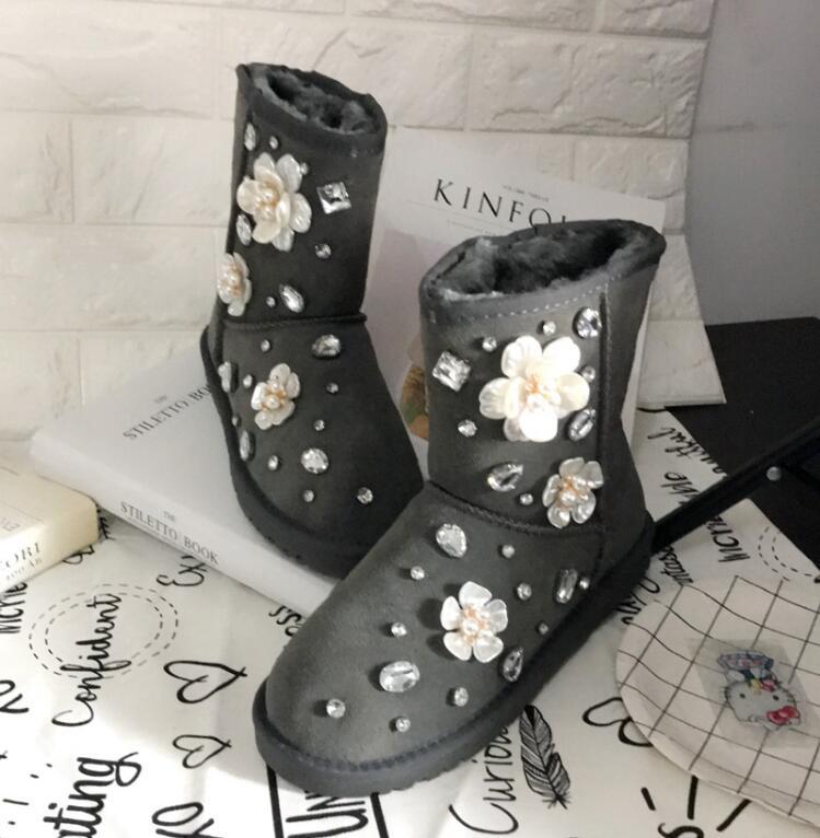 

2020 Made Snow by Hand Leather Yolk Deep Down Pearl Shell Flower Female Boots 2dw4, Gray.