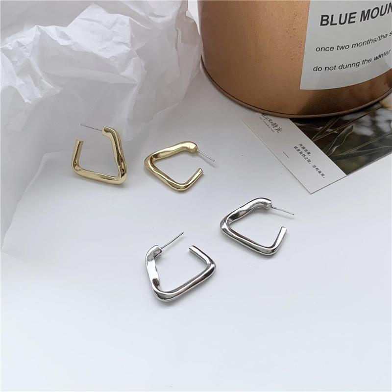 

Hoop & Huggie S925 Needle Glossy Geometric Triangle Earrings Temperament Simple Personality Fashion For Women 2021