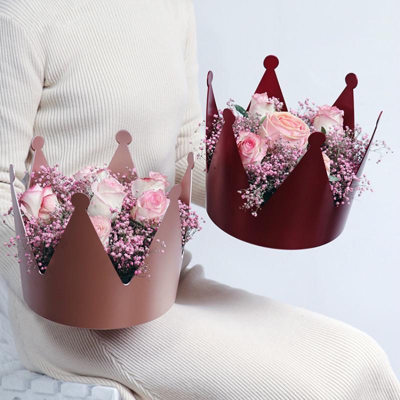 

Flower Arrangement Plastic Steel Crown Boxes Rose Bouquet Gift Packaging Box Birthday Wedding Party Decoration Centerpiece1