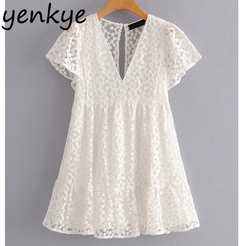 

Fashion Floral Embroidery Jumpsuit Women V Neck Short Sleeve Summer Overalls Sexy Semi-Sheer Short Romper mono mujer AAZZ9808 T200704, Beige