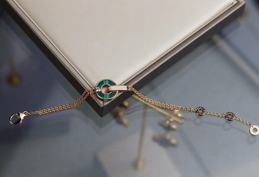 

V gold material charm round shape pendant necklace and bracelet with green malachite diamond design jewelry set have box stamp PS4567