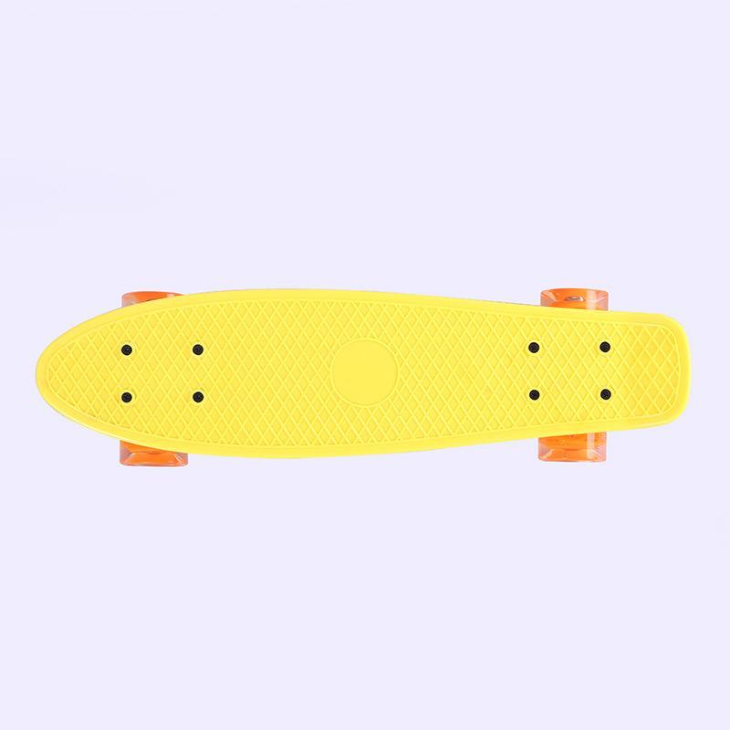 

56cm Retro Skateboard color Fashion Four-wheel Mini Longboard Pastel Color Skate Board skateboard with LED Flashing Wheels1, Yellow