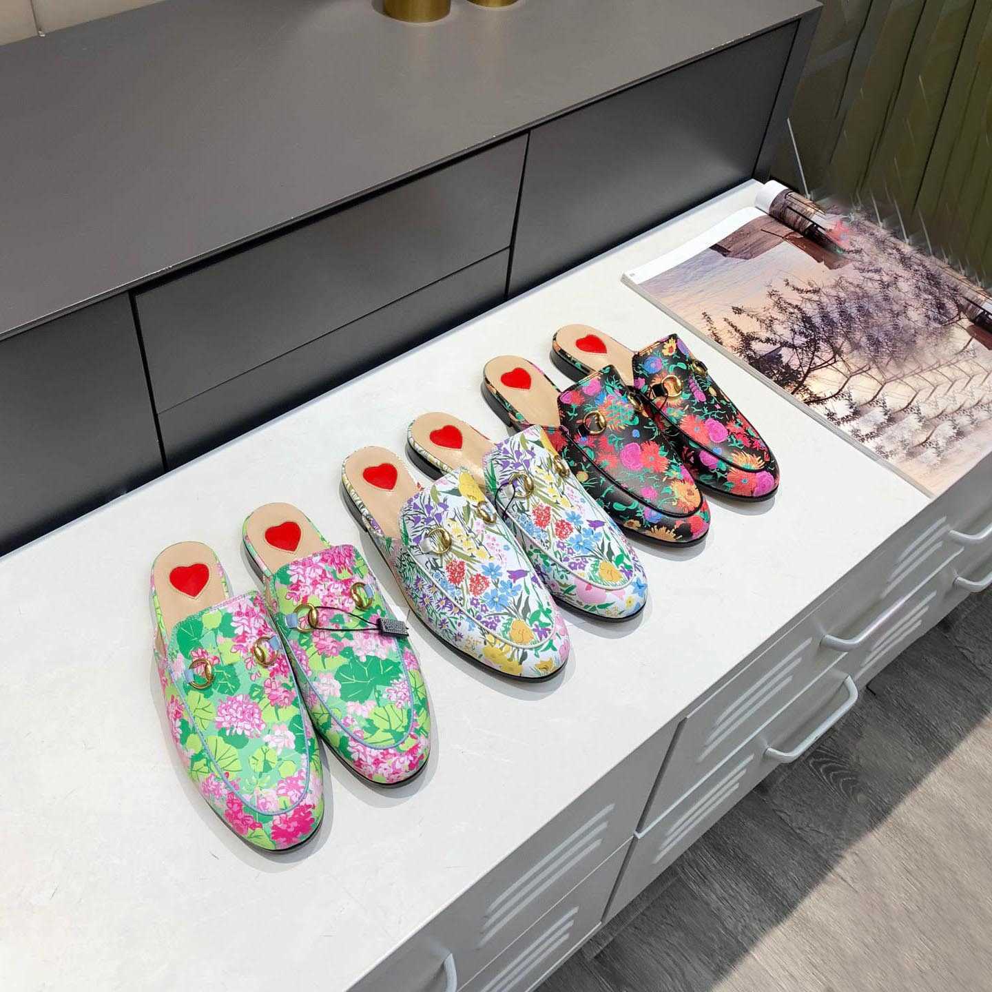 

2021 100% Leather men half slippers Princeton loafers soft cowhide Lazy women shoes Metal buckle beach slides Mules Princetown Classic lady, 19