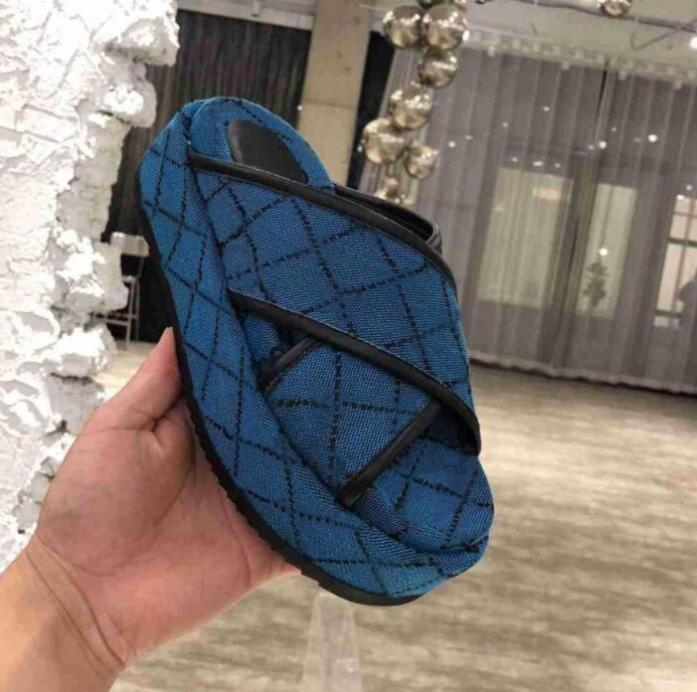 

2021 Designer womens Sandals Canvas Platform Slipper Real Leather Beige brick Red Colors Beach Slides Slippers Outdoor Party Sandal, Color 9