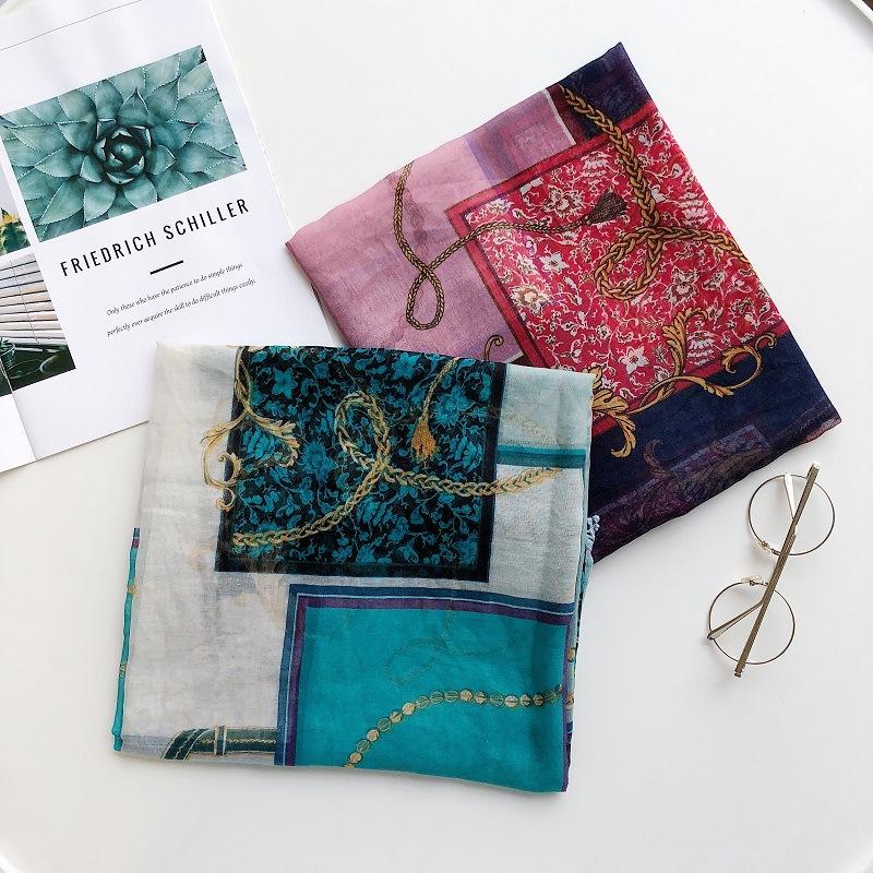 

Scarves 2021 Fashion Small Flower Print Pompon Trim Shawls Long Beautiful Floral Muslim Hijab Muffler Wrap 2 Color 10pcs/LOT