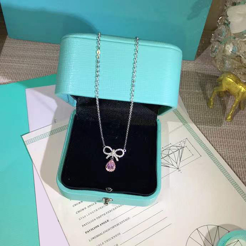 

Designers necklace fashion women's charm jewelry lDiamond Necklaces Pink Bow clavicle chain versatile crown Pendant Jewelry Celebrities Social gifts style nice