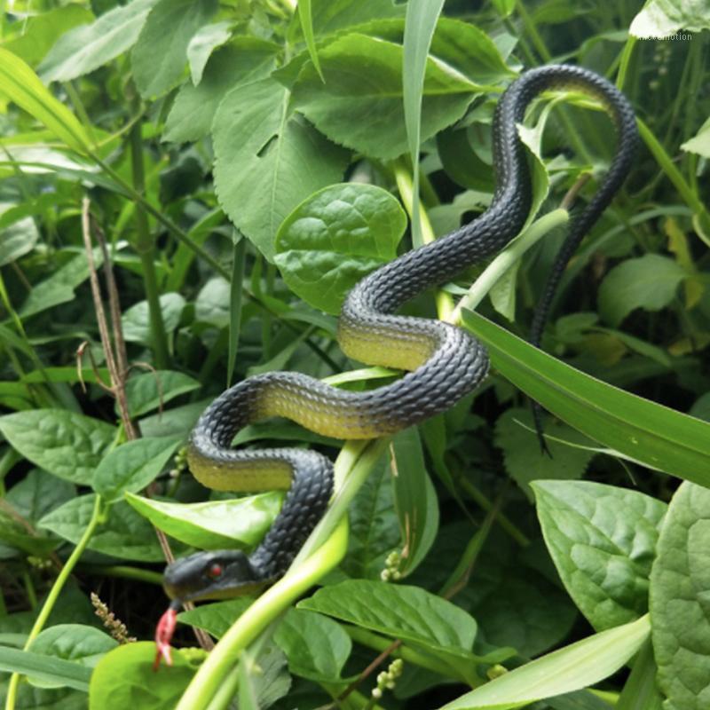 

8 Styles Novelty Halloween Gift Tricky Funny Spoof Toys Simulation Soft Scary Fake Snake Horror Toy For Party Event1