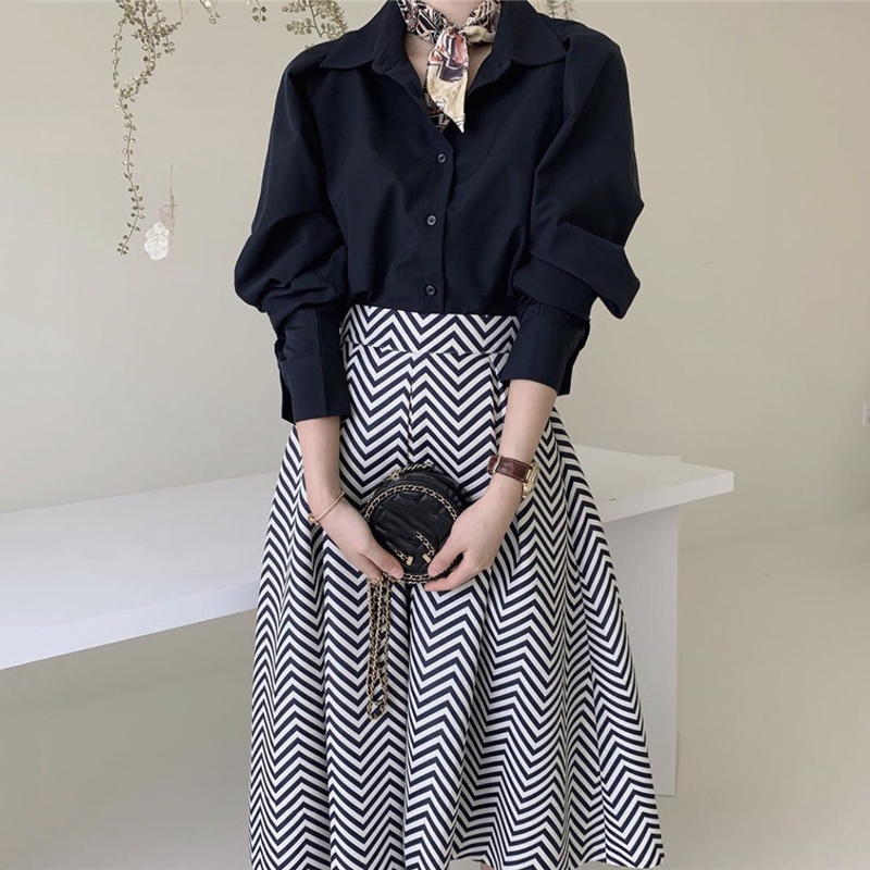 

2021 New Female Mode Two Sets of Solid Black Long Sleeves Vintage Base Shirts High-wave Standard Waist Mid-long To-line Skirts I8F1