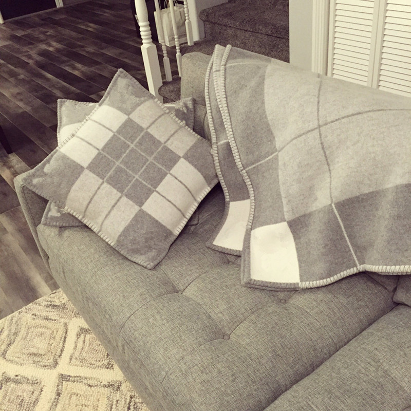 

Letter Blanket Soft Wool Scarf Shawl Portable Warm Plaid Sofa Bed Fleece Spring Autumn Women Throw Blankets