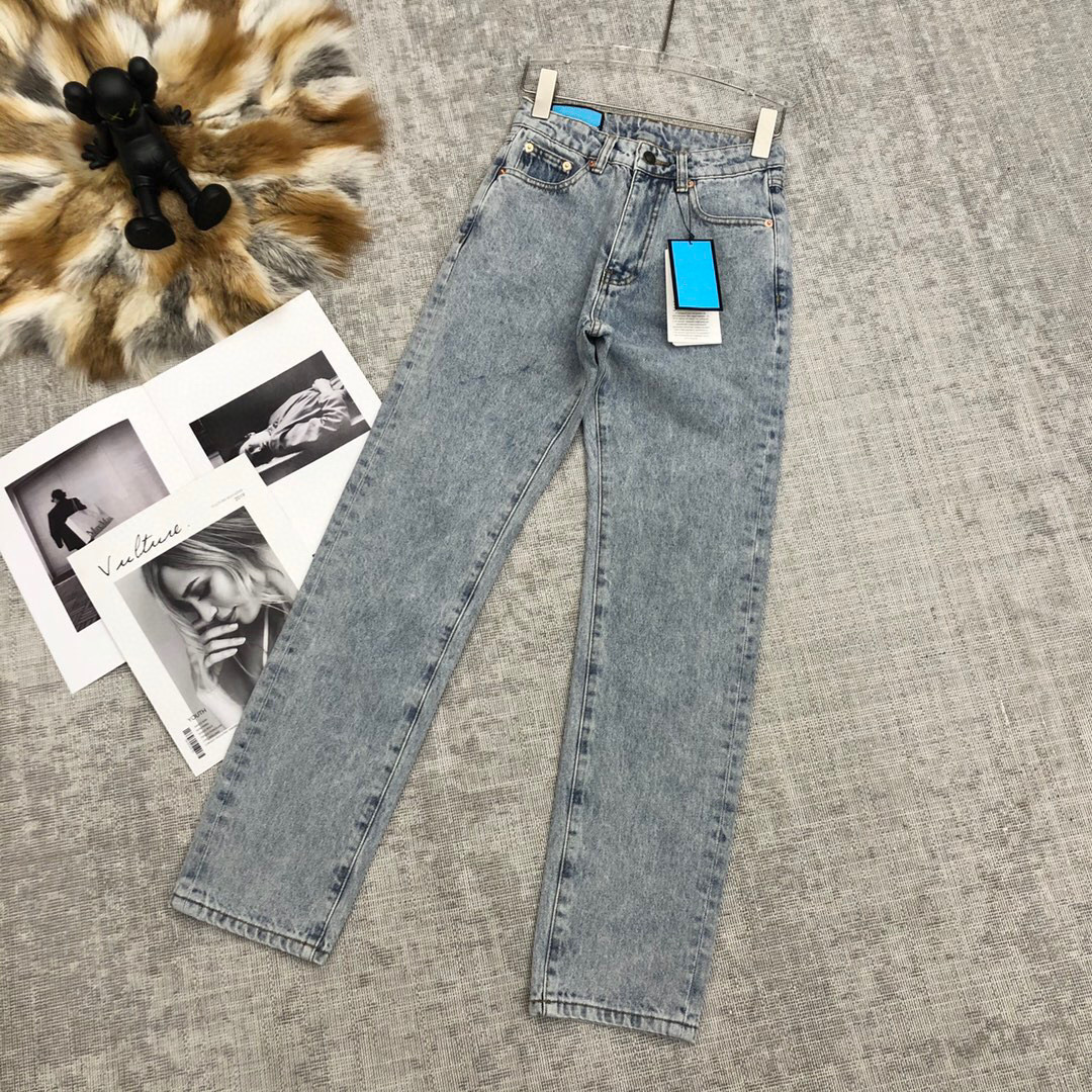 

New fashion brand light blue straight jeans in early spring 2021, Gray