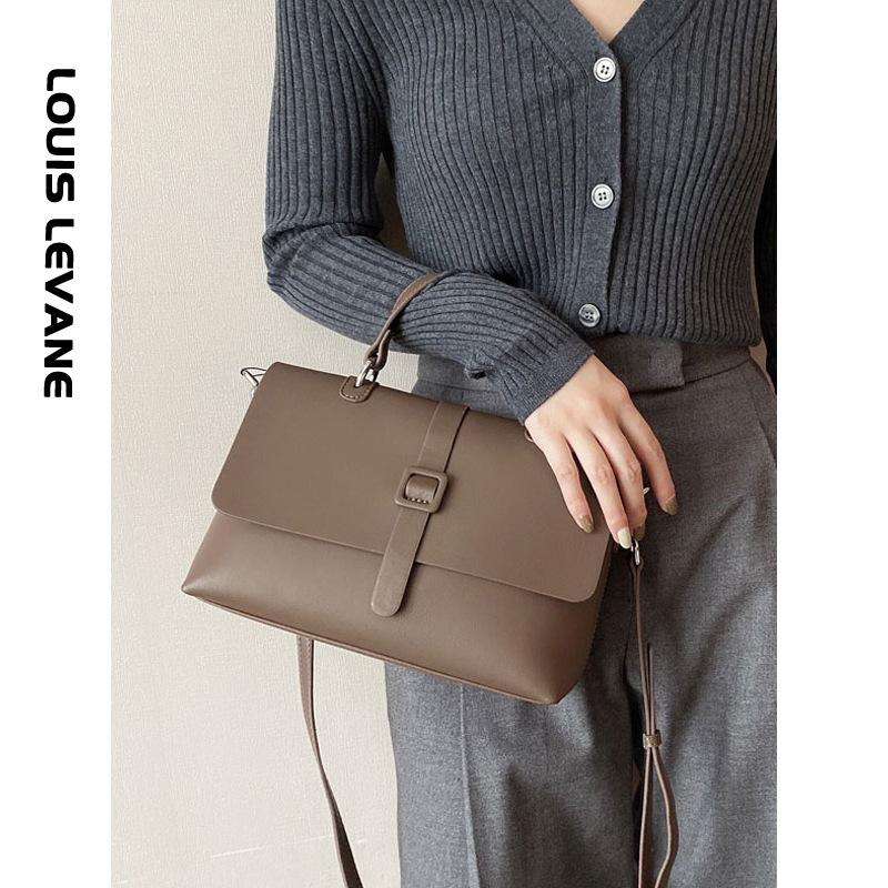 

Korean Version of The Women's Bag 2021 Spring New Oblique Bag Hundred with Fashion One-shoulder Flip-top Buckle Postman, Light brown