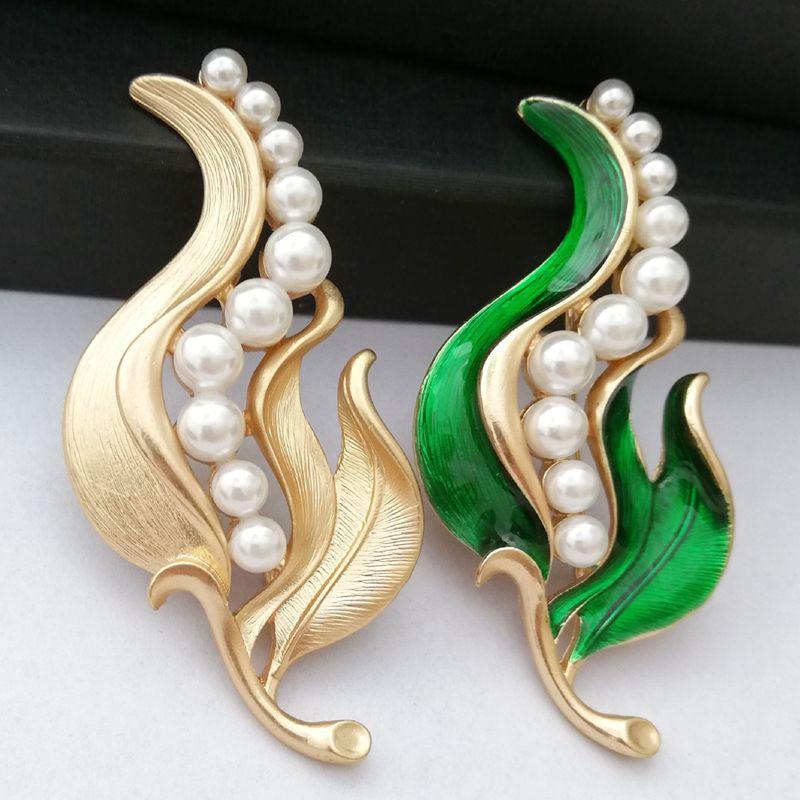 

YDGYTrendy Alloy Enamel White Floral Leaf Brooch Lily of The Valley Gold Color Brooch Pin High Quality Jewelry for Women