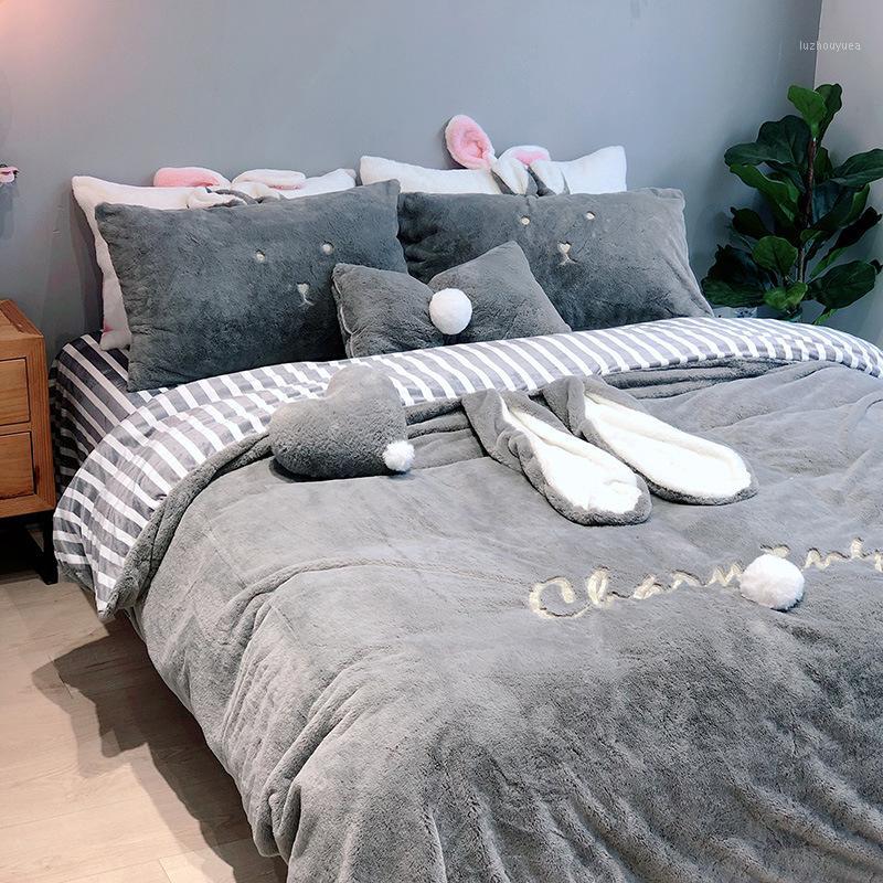

Modern ears Cute coral velvet fabric Four-piece princess style girl's heart bed sheet bed style flannel bedding Home1, Pink