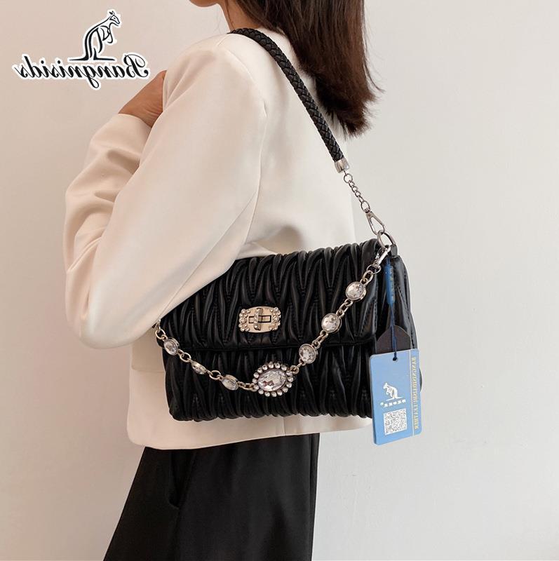 

Wholesale factory ladies shoulder bags sweet little fresh pleated cloud bag elegant soft leather handbags This years popular diamond handbag Joker black backpack, White