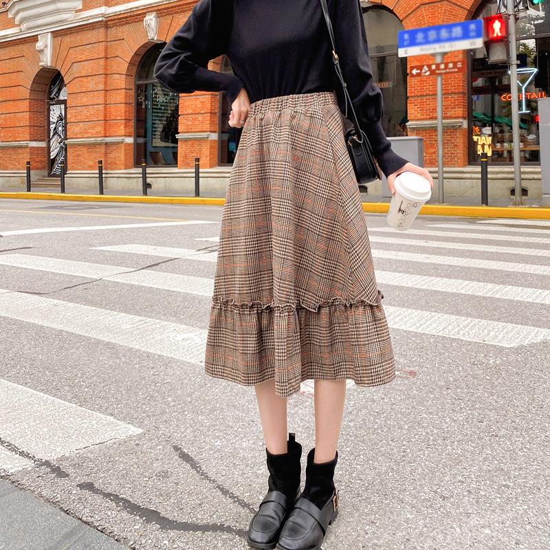 

Autumn Warm Wool Long Plaid Skirt With Big Swing Women Casual Pendulum Skirts, Black skirt