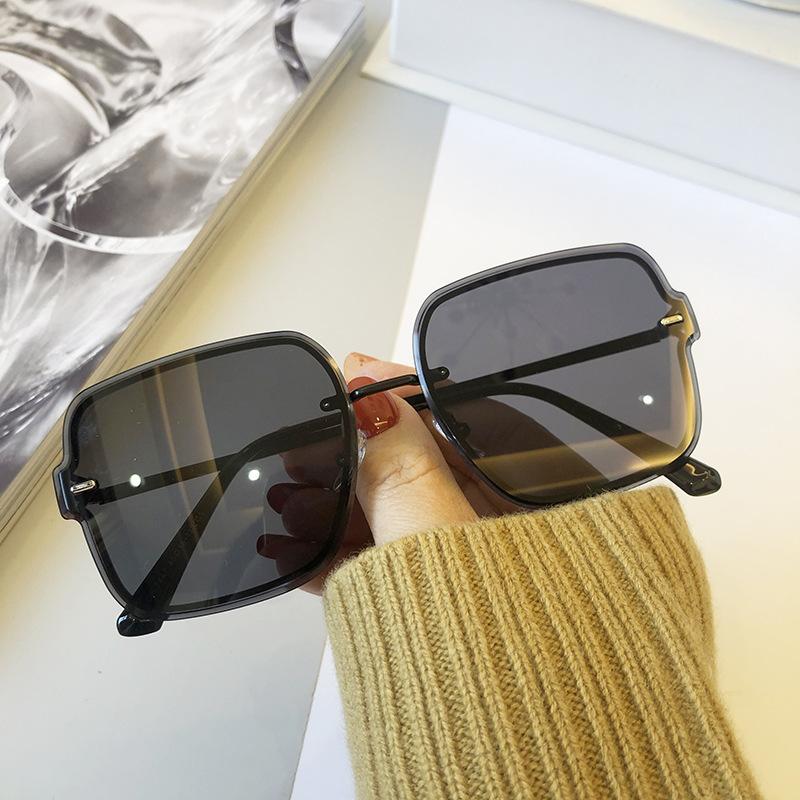 

Sunglasses 2021 Fashion Metal Rimless Square Women Vintage Rivet Sun Glasses Female Black Driving Shades Oculos Feminino