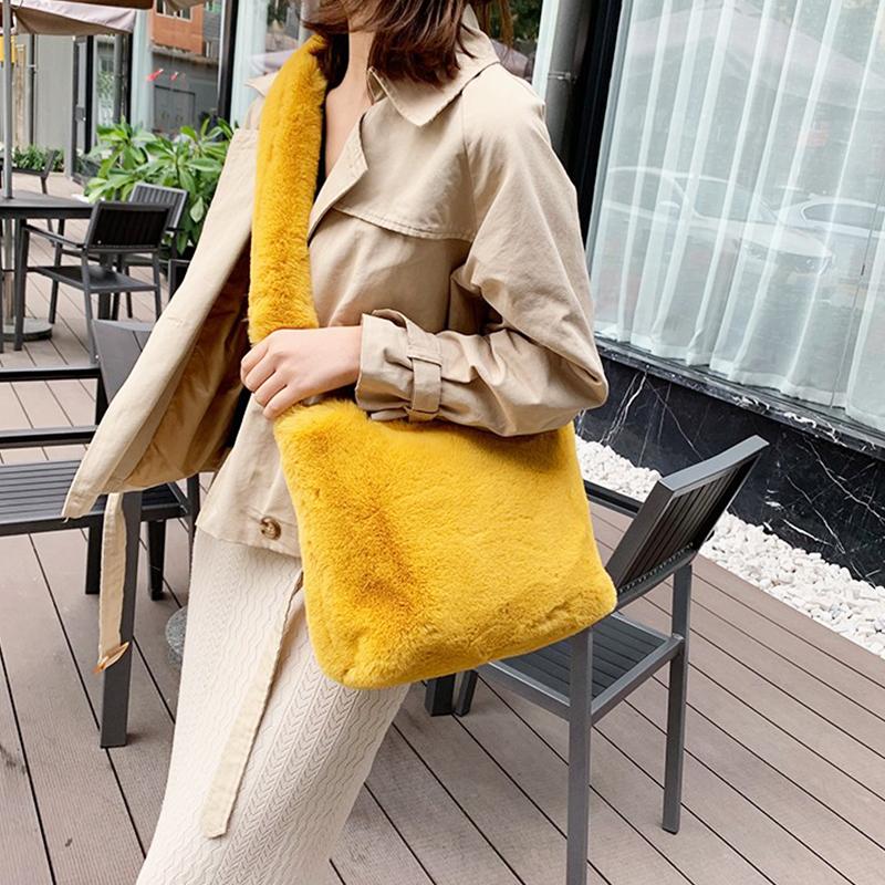 

Ladies New Cute Casual Fashion Solid Color Handbags Soft And Warm Plush Material With Large Capacity Shoulder Messenger Tote Bag, Black
