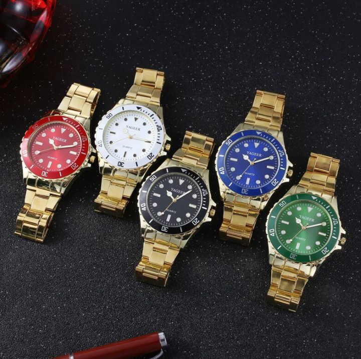 

The latest clock, trendy personality men's and women's luminous alloy steel band non-mechanical watches, many styles to choose from
