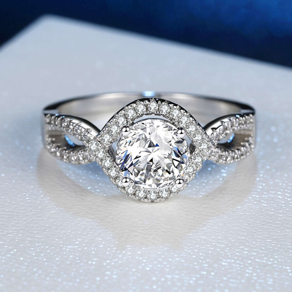 

Luxurys Designers Fashion Jz064 imitation diamond ring 1.2 C female twist arm fashion Korean wedding bride imitation Mosangshi ring