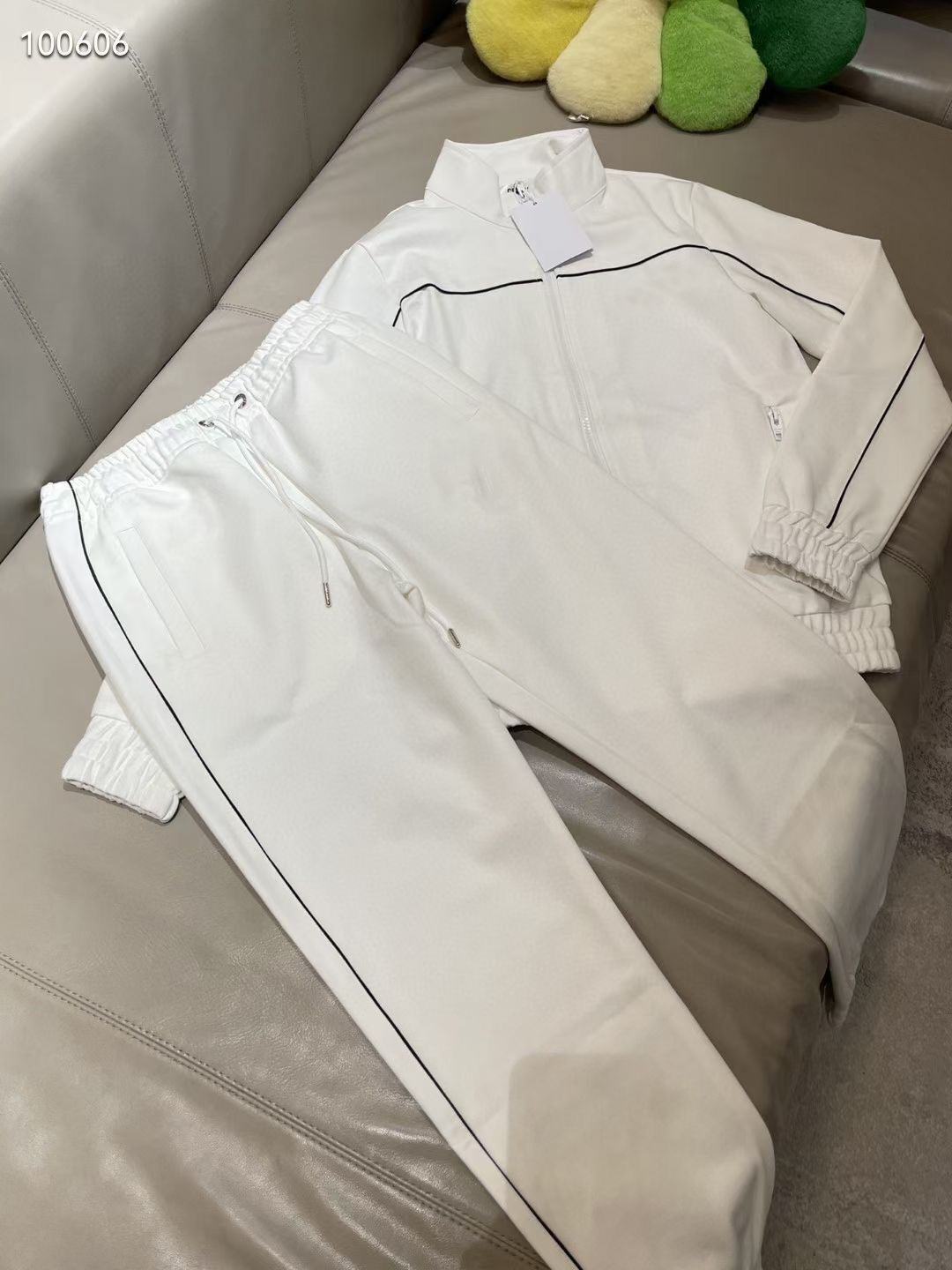 

spring fashion high quality men casual sport tracksuit asian size -3xl black and white color, 002