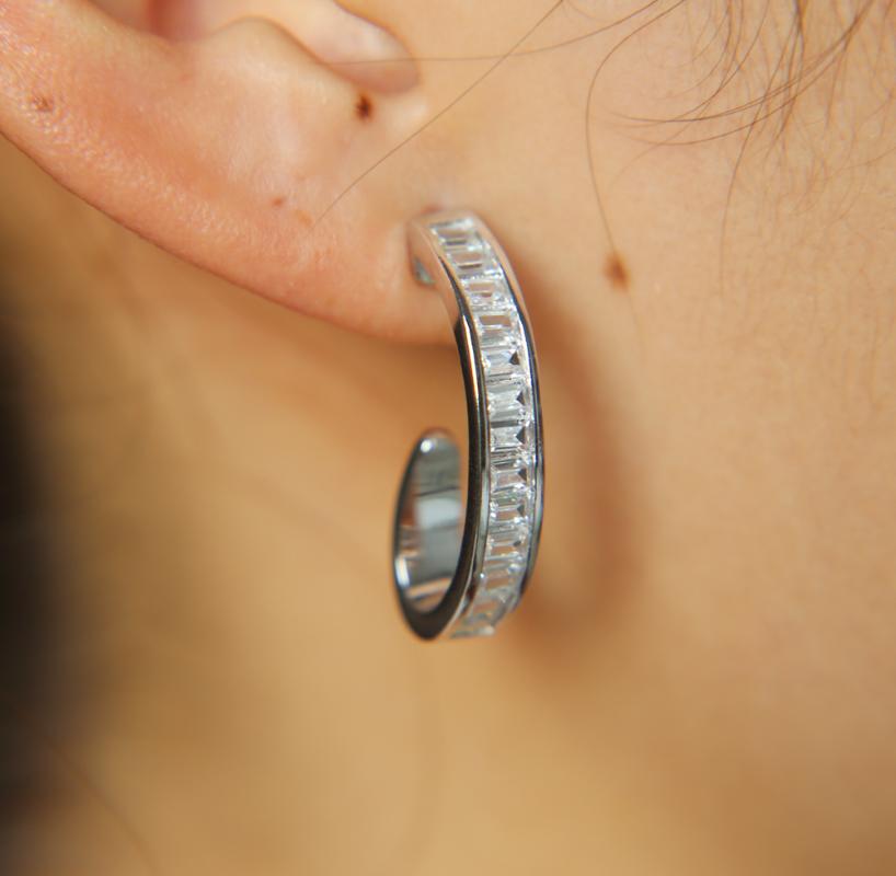

2020 European fashion jewelry bezel baguette cubic zirconia sparking bling long bar women hoop earrings top quality hot sale