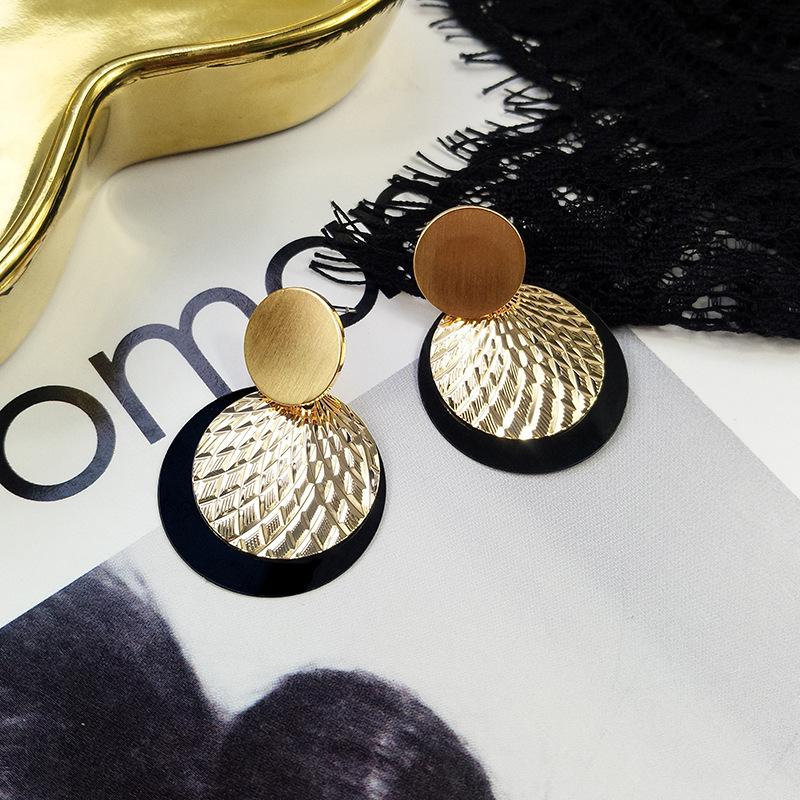 

European Exaggerated Metal Disc Earrings Temperament Personality Retro Earrings Fashion Simple Female Accessories