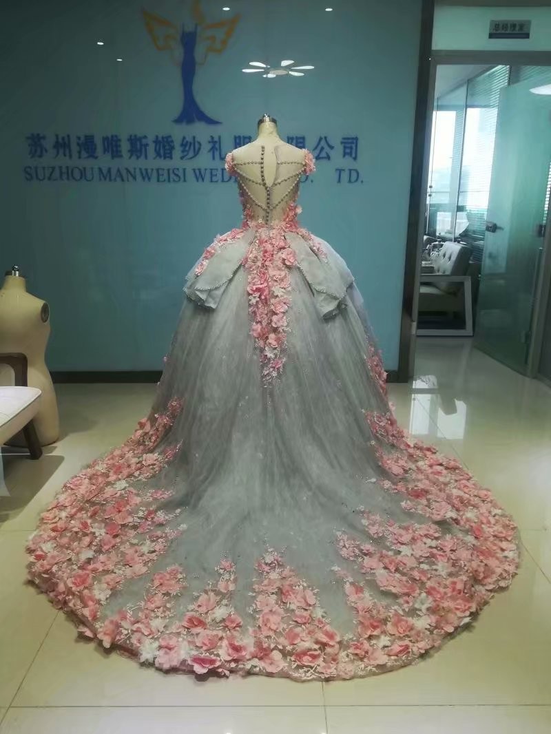 

Floral Luxury Wedding Dresses Ball Gown Lace Habd Made Flower Beads Crystal Church Bridal Gowns Custom Made Tired Sweep Train Robe De Mariee, Ivory